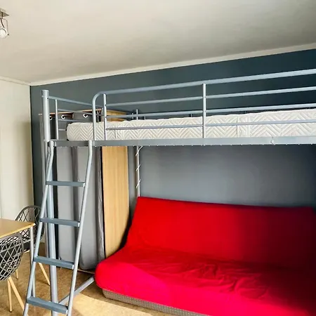 Lovely Near The Old Port And Train Station Apartmán